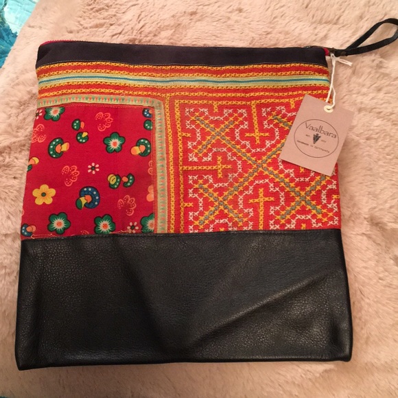 Vaalbara Designs Handbags - Vaalbara Designs Large Clutch Brand New!